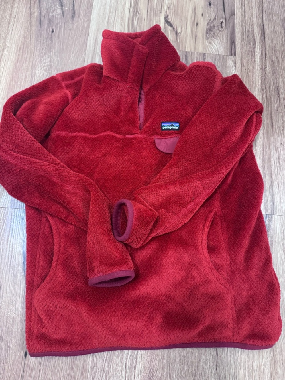 Patagonia women’s  Red pullover